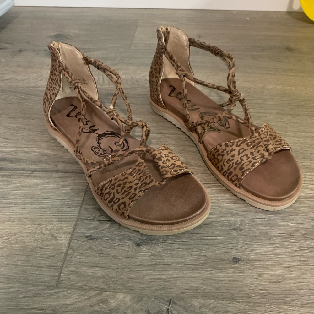 Very G Sandals size 9